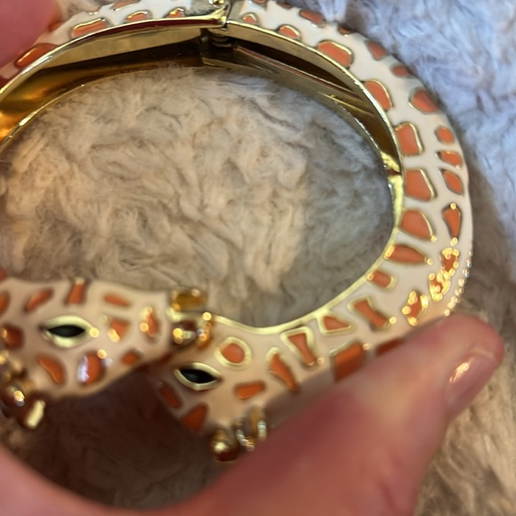 Giraffes Hinged Bracelet - Picture 8 of 9